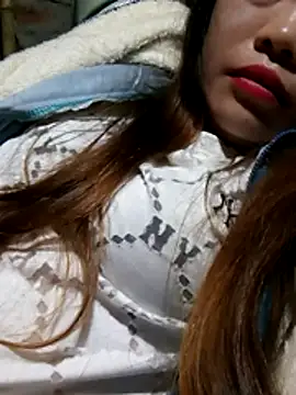 yana-zz's Live XXX Chat