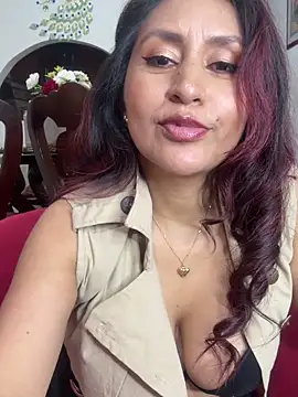 MonicaMoret Adlı Modelin Canlı XXX Sohbeti