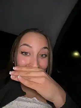 ICrazyOneIRL's Live XXX Chat