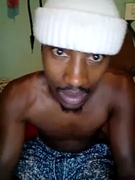 ManInbkack Show in webcam