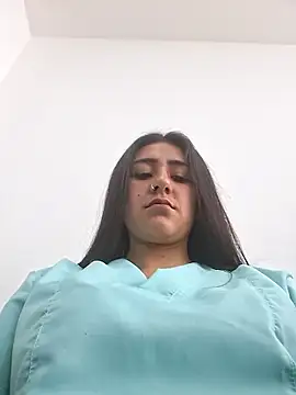 Онлайн чат XXX CAROLINE__07