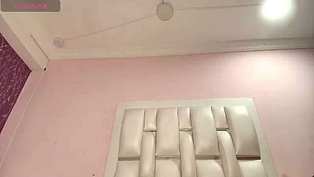 Thompson_pao's Live XXX Chat