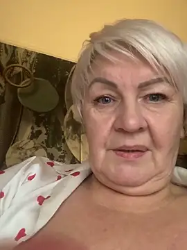 Laura_Millf: διαδικτυακό σόου στην κάμερα