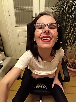 XXX chat uživo modela chillimonia