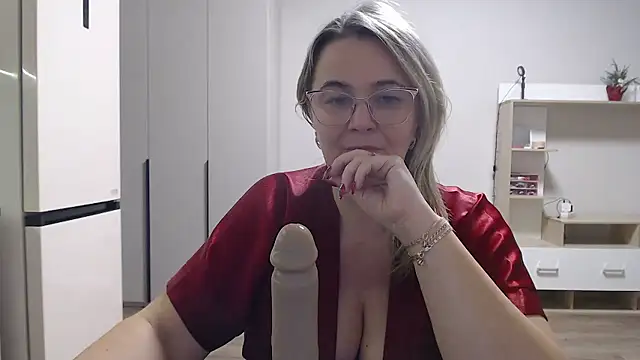 EleanoraDream's Live XXX Chat