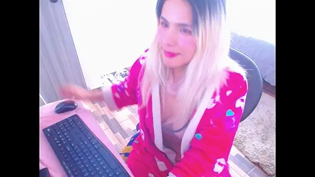 mystica_25n Live XXX chat