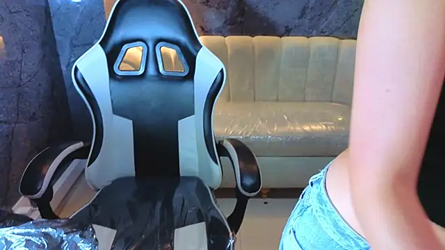 Онлайн чат XXX Andrea_Tx