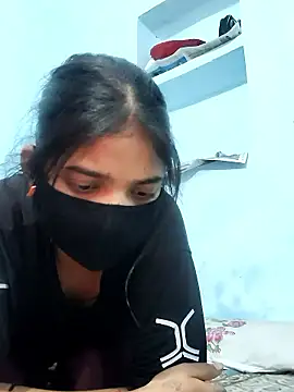 Sonali-6: διαδικτυακό σόου στην κάμερα