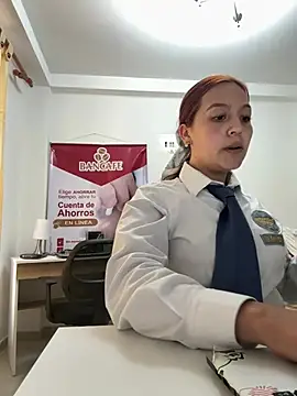 Chat XXX en directo de Emily-7_