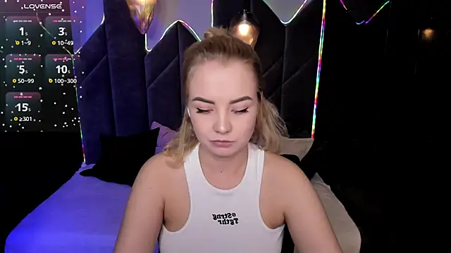 Онлайн чат XXX StephanieSweety