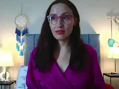 IberianMoonMK Show in webcam