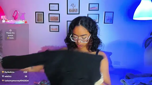 Alice_simmons' Live XXX Chat