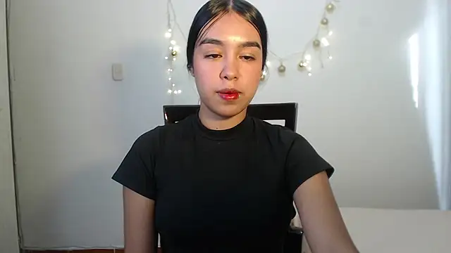 kyra_fox_ élő XXX-chatje