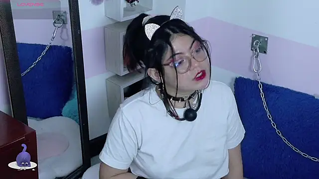 Catwhite_: онлайн-секс-чат