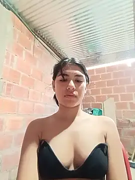 triana-hot18's Live XXX Chat