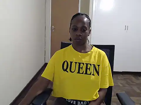 QUEENMANDYY's Live XXX Chat
