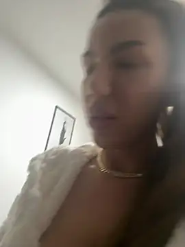 Missolevelvet élő XXX-chatje