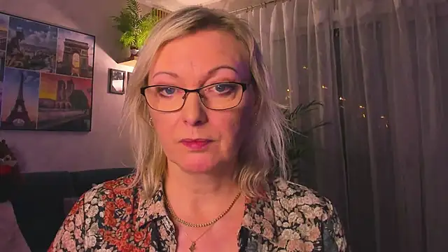 vanessa_chat Adlı Modelin Canlı XXX Sohbeti