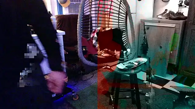 Polaroid_White: онлайн-секс-чат