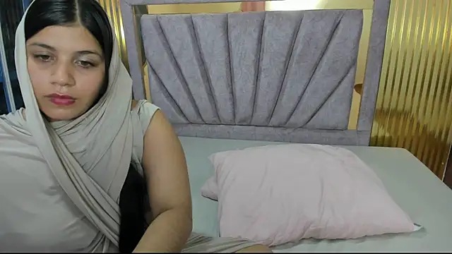 Онлайн чат XXX Amyra_Rasi