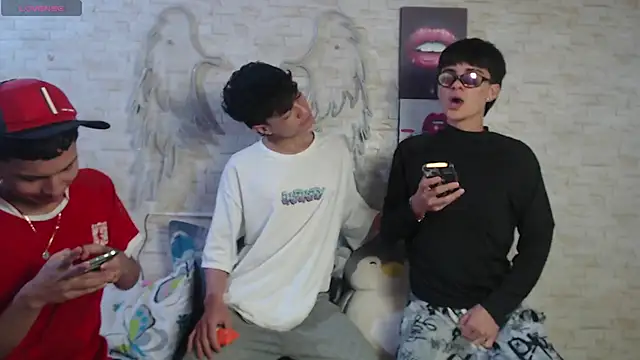 axel_milo_kairo_and_noa Webcam show