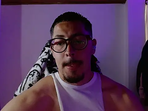 Spilios_low's Live XXX Chat