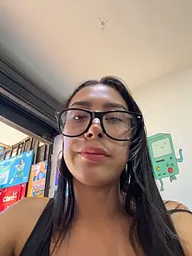 _alabina_ Adlı Modelin Canlı XXX Sohbeti