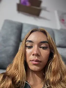 Pertunjukan Kamera Web Nikol_Rang__