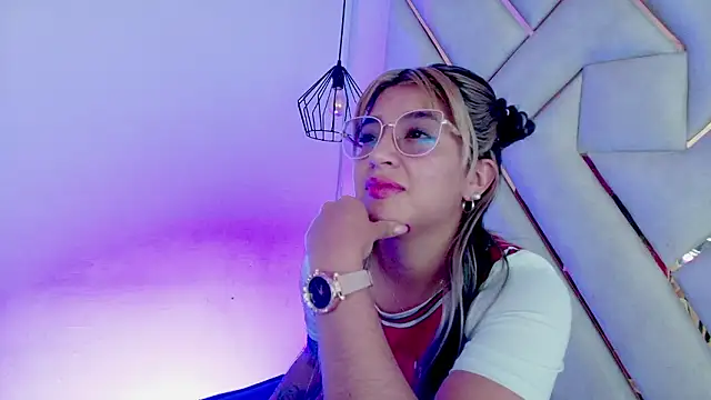 Dahian_Dmour Adlı Modelin Canlı XXX Sohbeti