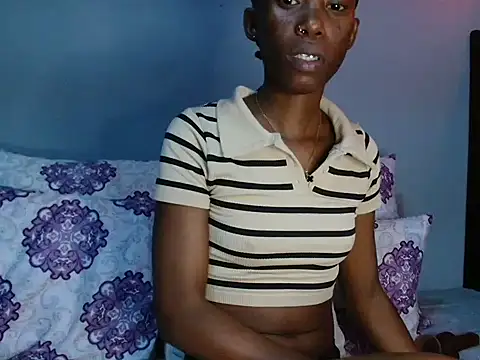 xxSexyTalia28's Live XXX Chat