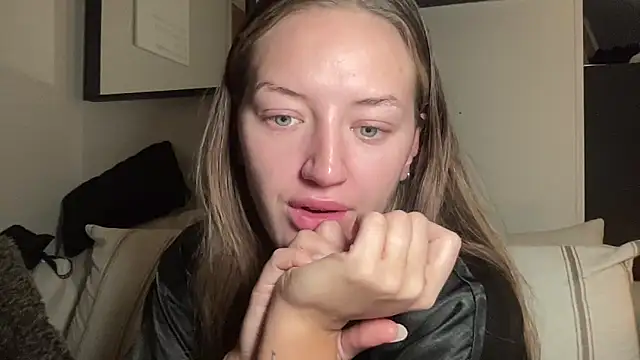 Онлайн чат XXX MissMaisiex