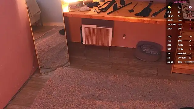 Онлайн чат XXX laracroftmansion