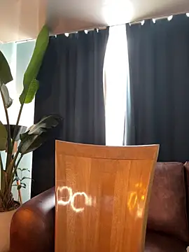 Онлайн чат XXX Canneela