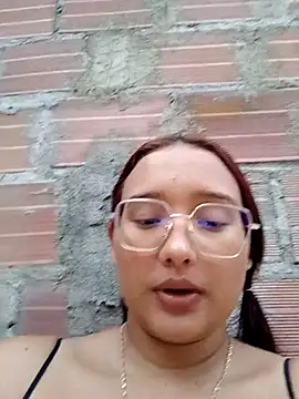 young_dairy01's Live XXX Chat