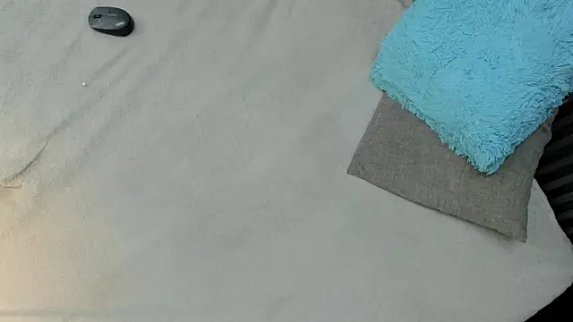 Онлайн чат XXX MiaCelestt