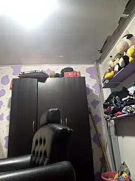 Онлайн чат XXX odeli_tomboy