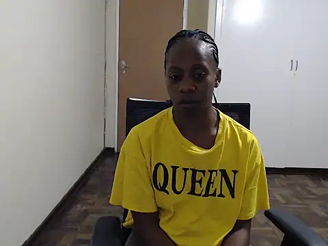 QUEENMANDYY's Live XXX Chat