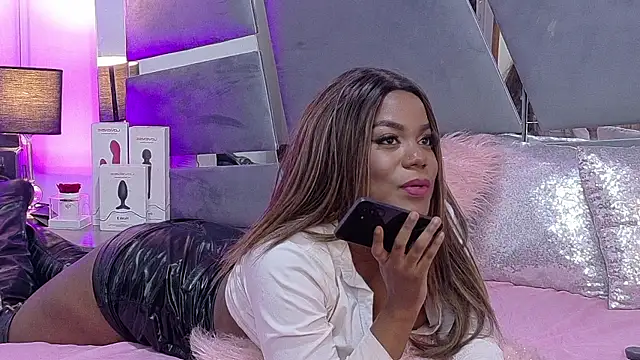 LorraiineJohnson – Naživo XXX chat