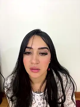 EmmyEvans1's Live XXX Chat