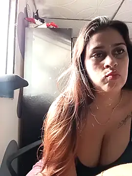 Chatroom XXX en direct de Latina_sexy1