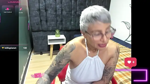 แชท XXX สดของ Charlotte__Gray