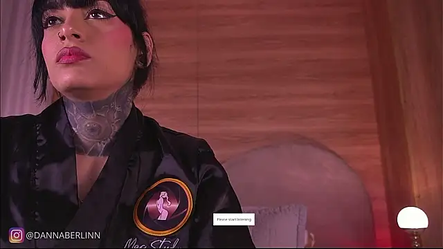 danna_berlin_ élő XXX-chatje