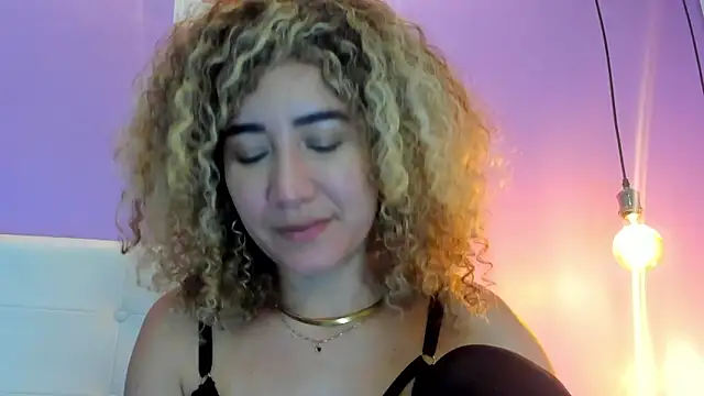 Charlotte11-11's Live XXX Chat