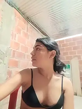 Chatroom XXX en direct de triana-hot18