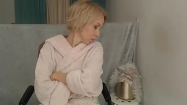 LuxuryNika's Live XXX Chat