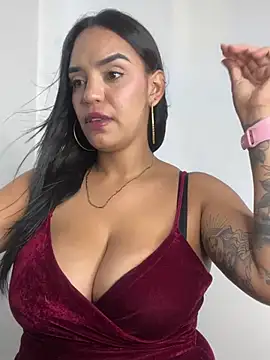 Sara-77's Live XXX Chat