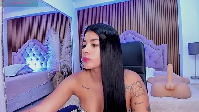 SelenaStonne: онлайн-секс-чат