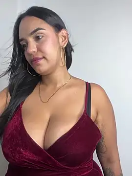 Sara-77's Live XXX Chat