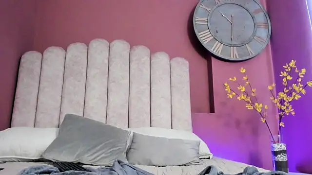 Miaa_Adams_ Live XXX-chat