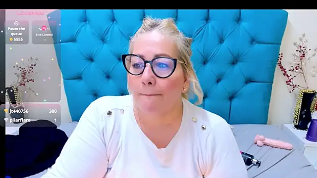 Nayla_Garner: онлайн-секс-чат